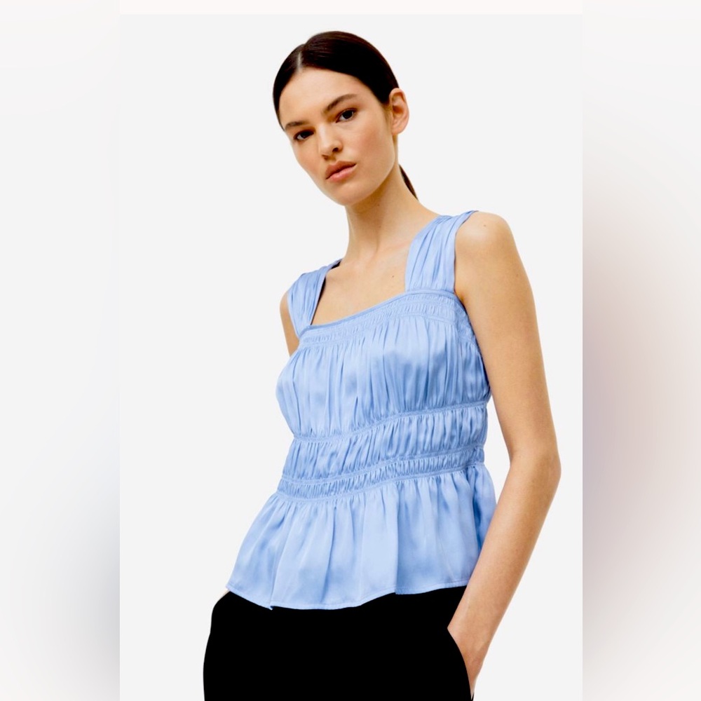 H&M smocked fitted Ladies top light blue XS NWT